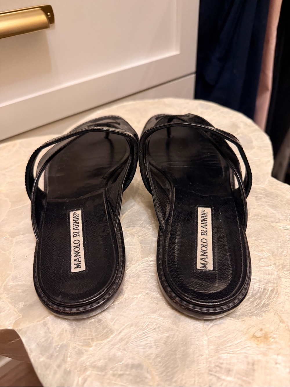 Manolo Blahnik Black Patent Leather V strap Sandals 37.5 - Picture 3 of 6